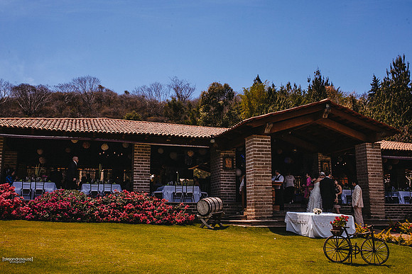 boda lore + leo