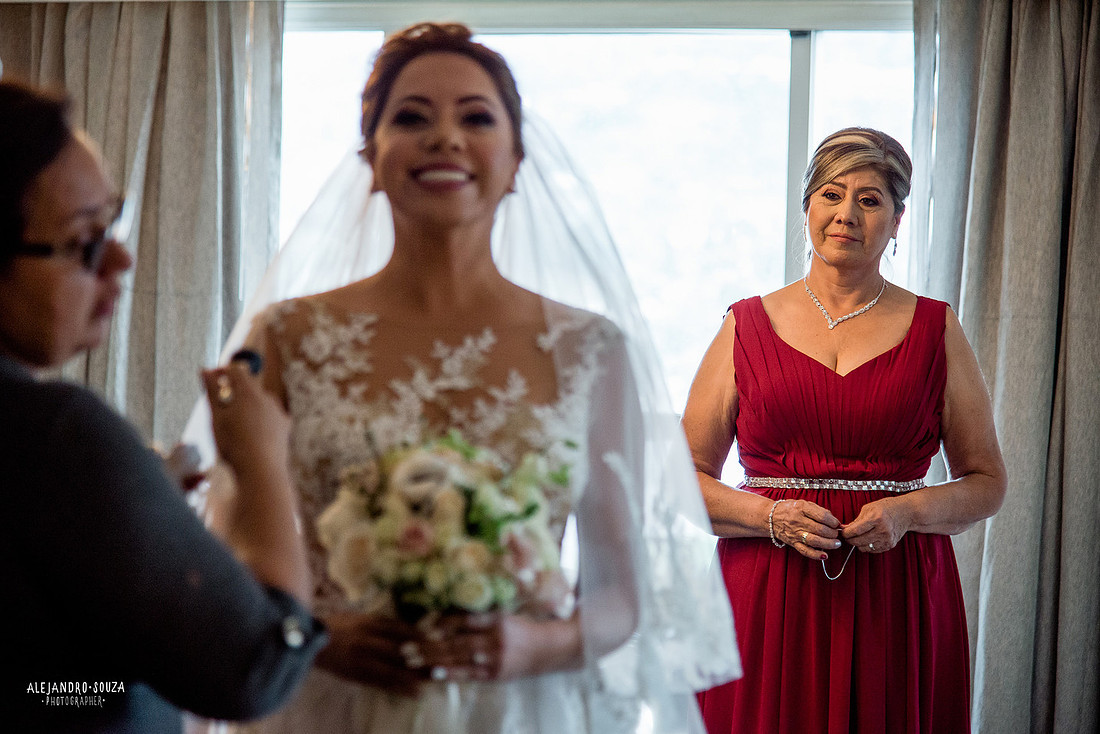 destination wedding photographer