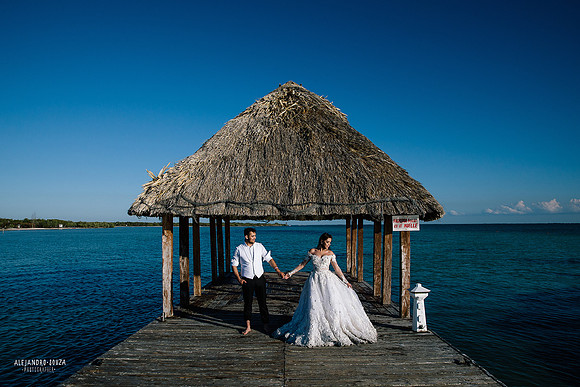 trash the dress holbox